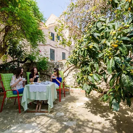 Old Town Oasis