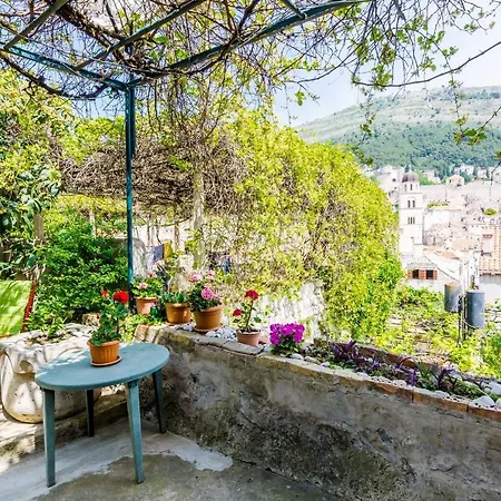 Old Town Oasis Apartman